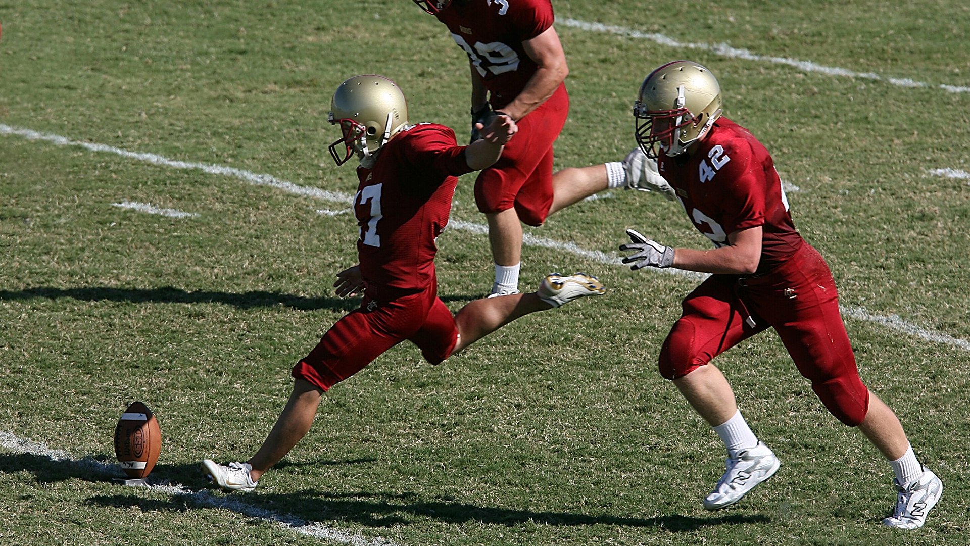 跳水高台项目波兰完成高难动作，高台跳水极限